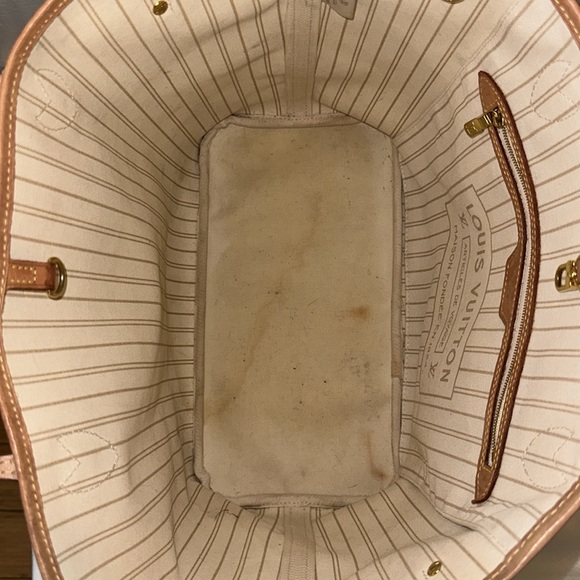 Authentic Louis Vuitton Neverfull MM - Picture 7 of 12